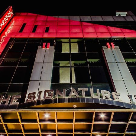 The Signature Inn Bangalore Exteriör bild