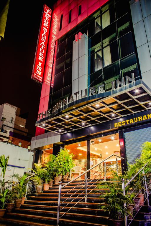 The Signature Inn Bangalore Exteriör bild
